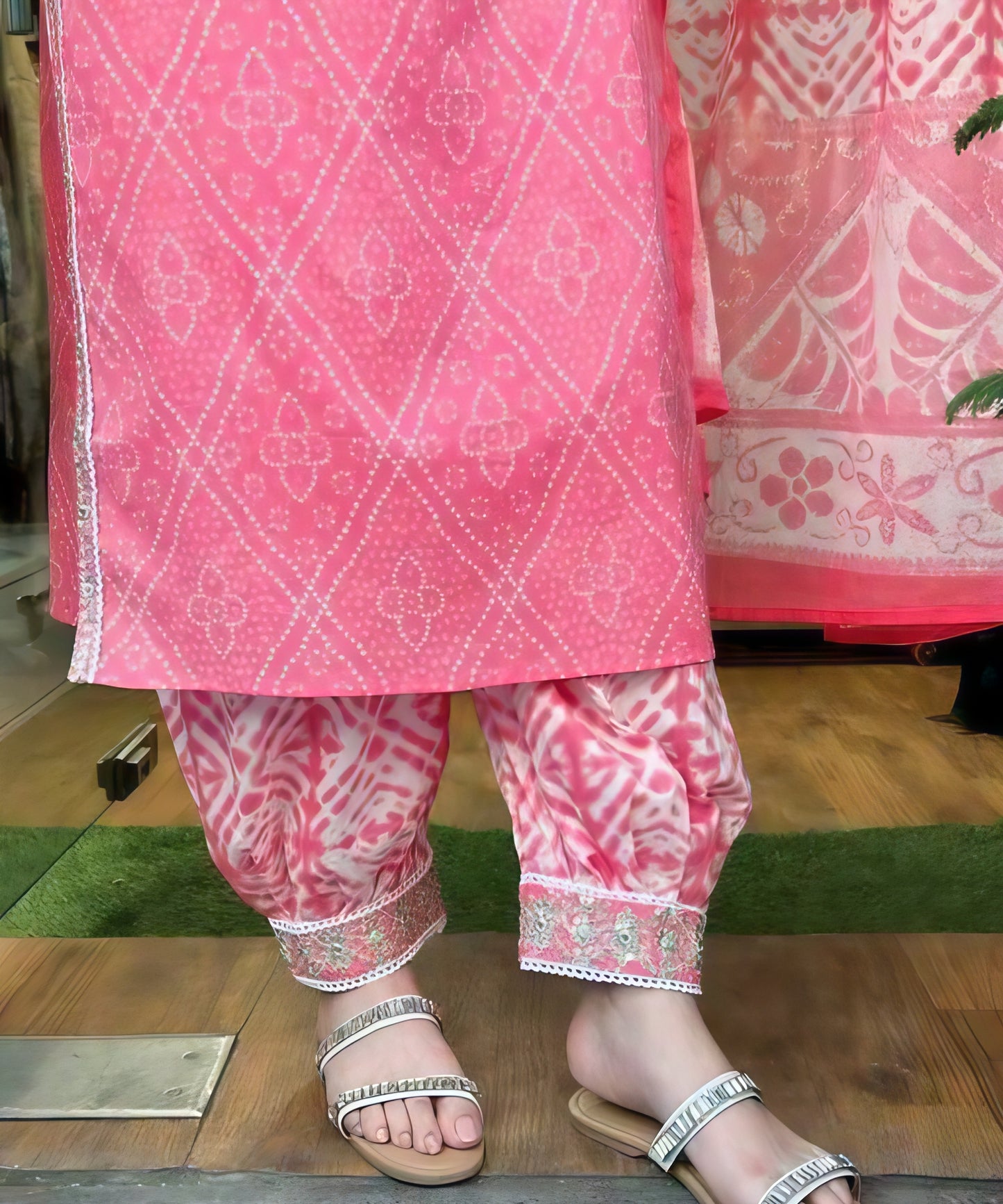 Roshni-e-Gul Rayon Pink Kurta Set