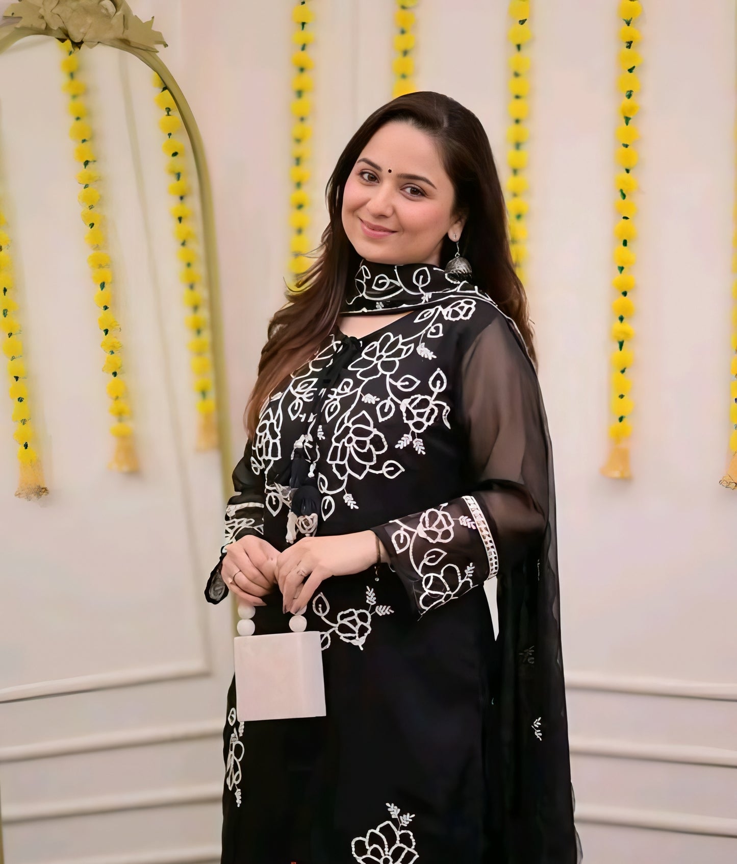 Noor-e-Saba Organza Black Embroidered Salwar Kameez Set With Dupatta
