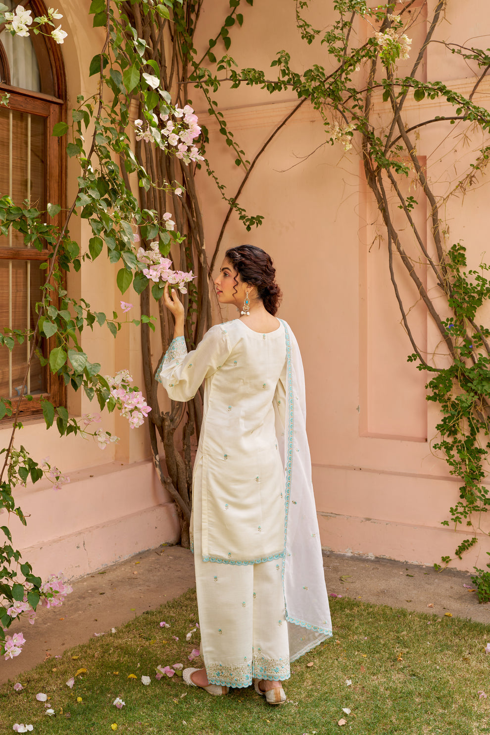 Saira-e-Bahar Chanderi Silk Cream Kurta Set
