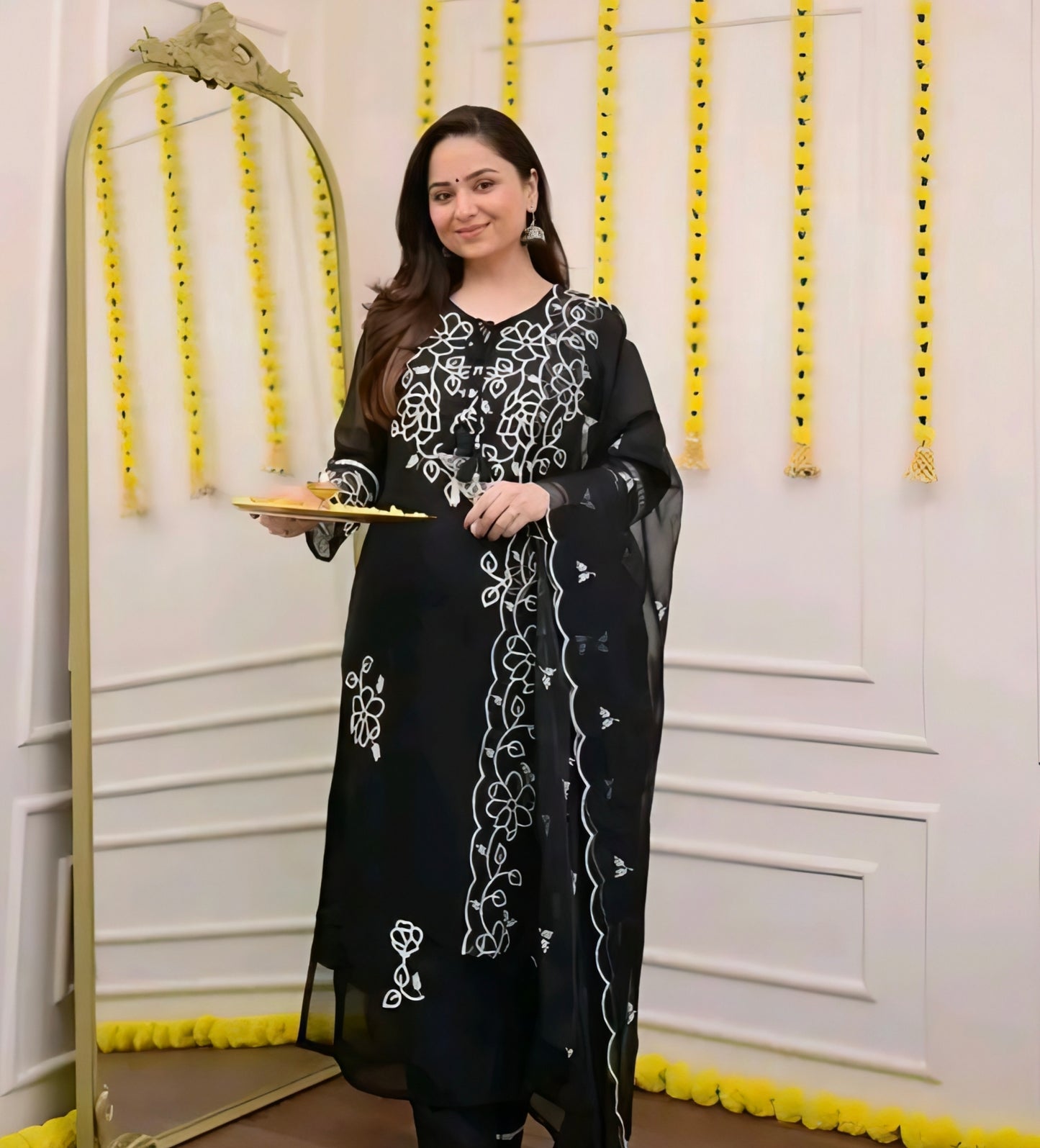 Noor-e-Saba Organza Black Embroidered Salwar Kameez Set With Dupatta