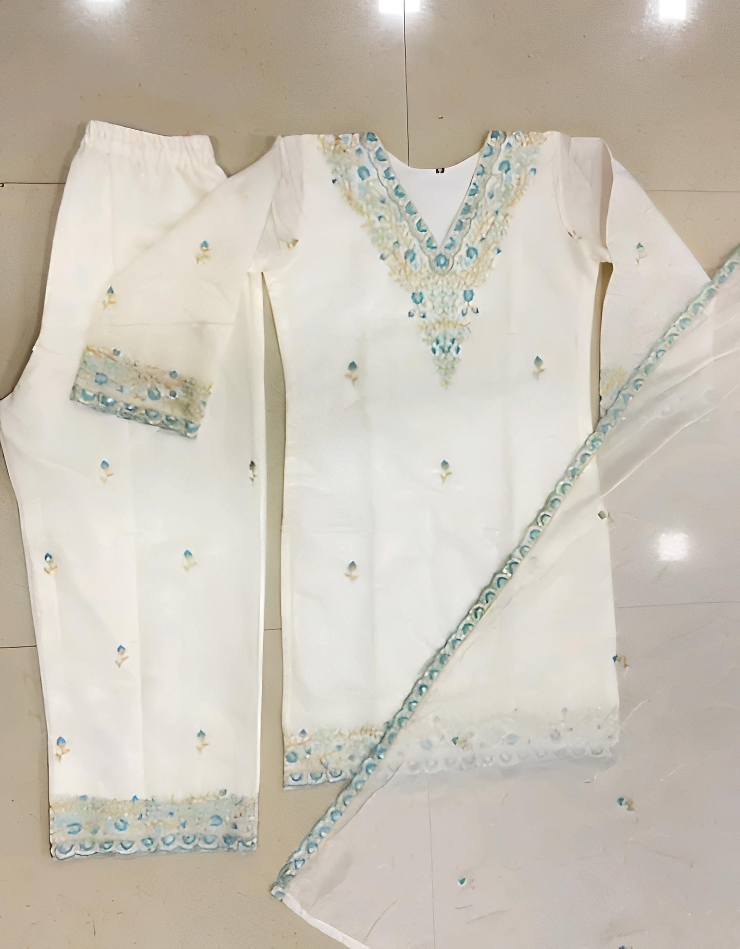 Saira-e-Bahar Chanderi Silk Cream Kurta Set