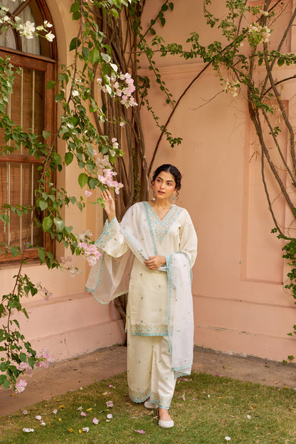 Saira-e-Bahar Chanderi Silk Cream Kurta Set